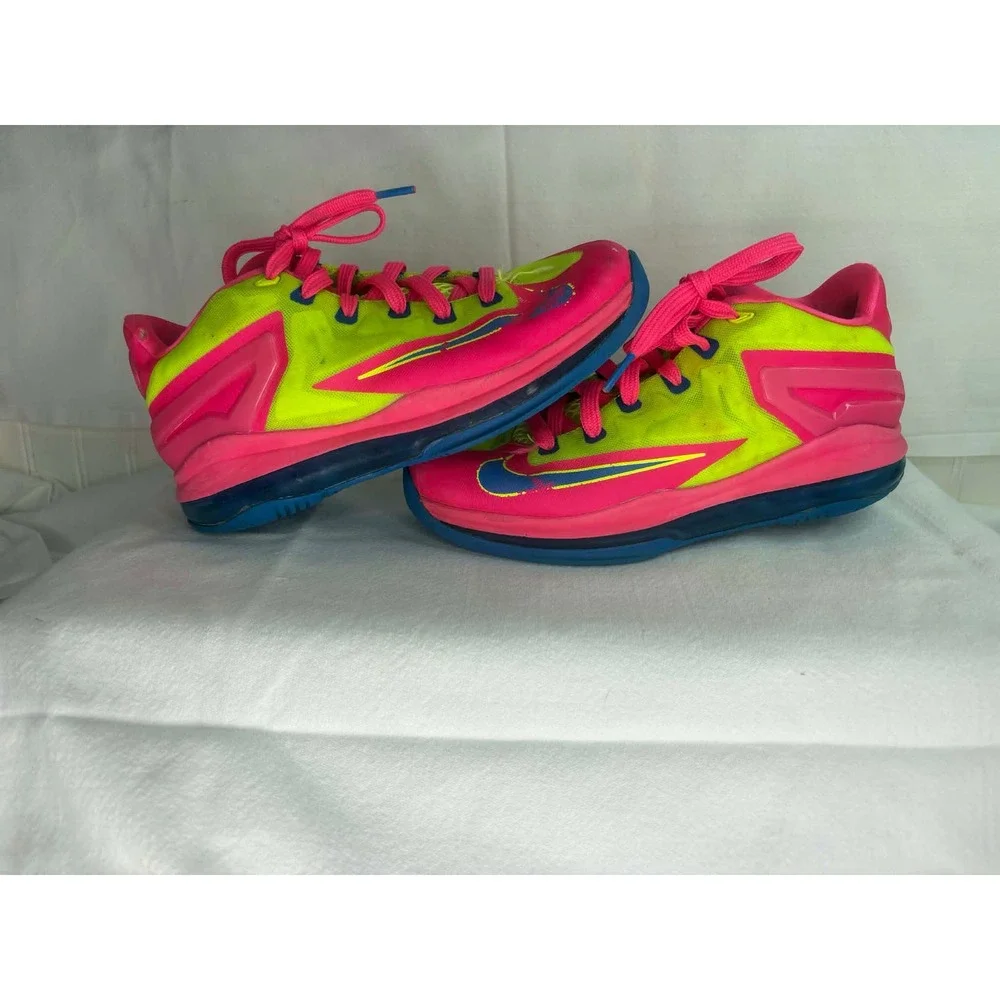 Nike LeBron 11 Low GS Laser Crimson Pink Volt Blue 644534-700 Youth Size 5Y